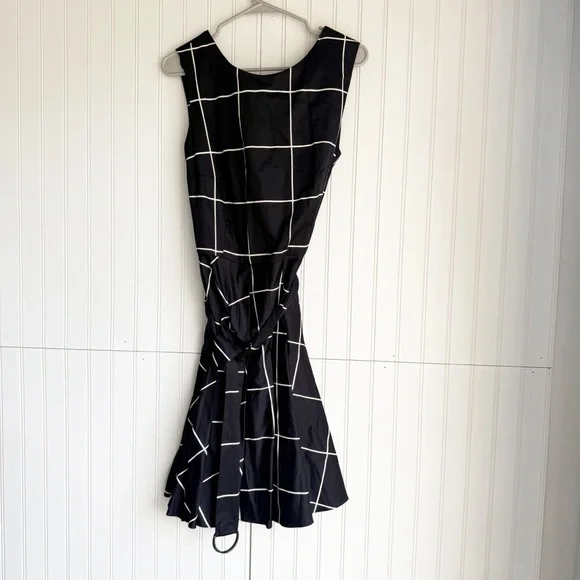 Akris Punto Size 12 Sleeveless Black & Cream Windowpane Belted Cotton Dress NEW! - Picture 5 of 10